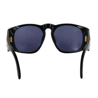 CHANEL | Black CC Logo Sunglasses