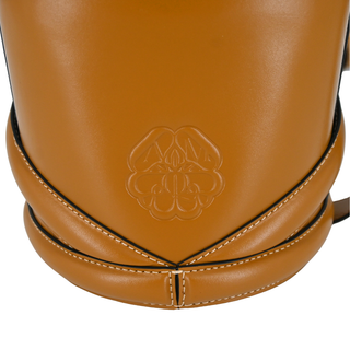 ALEXANDER MCQUEEN | Curve Leather Bucket Bag