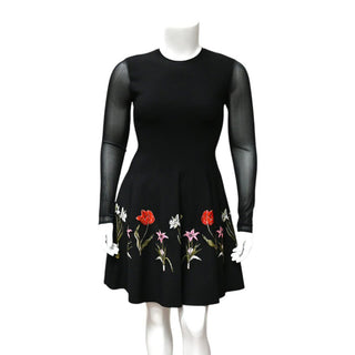 OSCAR DE LA RENTA | Black Fit-&-Flare Floral Applique Dress