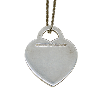 TIFFANY & CO | Return To Tiffany Etched Heart &amp; Arrow Pendant Necklace