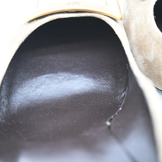 ROGER VIVIER | Trompette Beige Suede Pumps