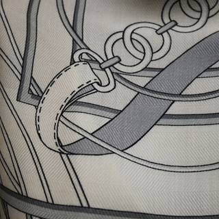 RANI ARABELLA | Light Gray Equestrian Poncho