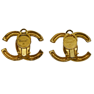 CHANEL | Textured CC Clip-On Earrings