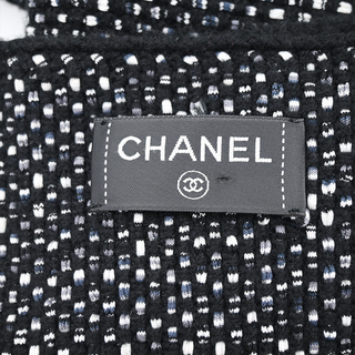 CHANEL | CC Black & White Knit Scarf