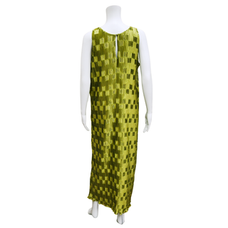 LA VIE STYLE HOUSE | Bright Olive Pleated Geometric Dress