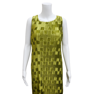 LA VIE STYLE HOUSE | Bright Olive Pleated Geometric Dress
