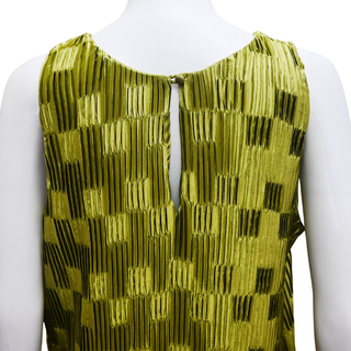 LA VIE STYLE HOUSE | Bright Olive Pleated Geometric Dress