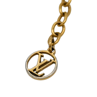 LOUIS VUITTON | Essential V Bracelet