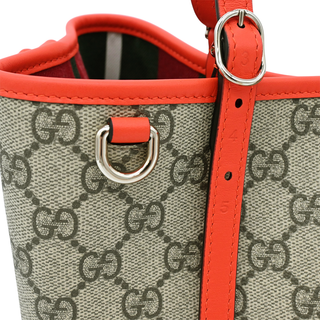 GUCCI | GG Emblem Medium Tote Bag