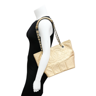 CHANEL | Gold Metallic Shopping in Moscow Tote Bag