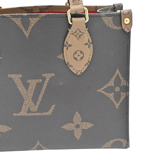 LOUIS VUITTON | OnTheGo PM Tote with Coin Pouch