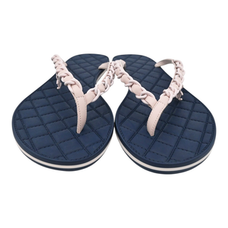 CHANEL | Navy Rubber Quilted Chain Colorblock Thong Sandals