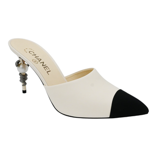 CHANEL | Ivory Leather Grosgrain Cap-Toe Snake Pearl Mules