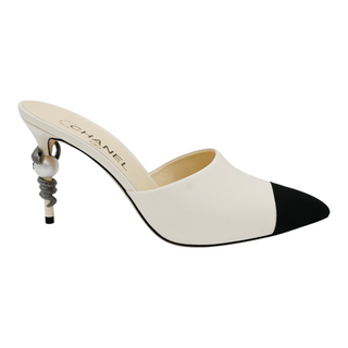 CHANEL | Ivory Leather Grosgrain Cap-Toe Snake Pearl Mules