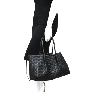 BOTTEGA VENETA | Black Intrecciato Pinacoteca Reversible Shoulder Bag
