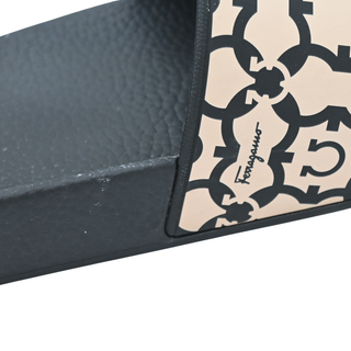 SALVATORE FERRAGAMO | Black & Neutral Gancio Logo Rubber Slides