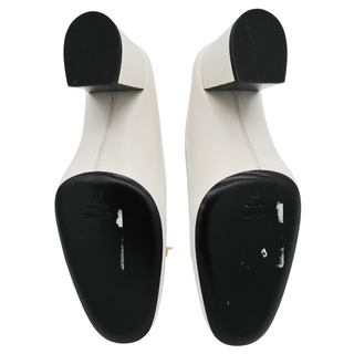 Elio Ivory Leather Pumps