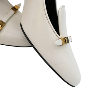 Elio Ivory Leather Pumps