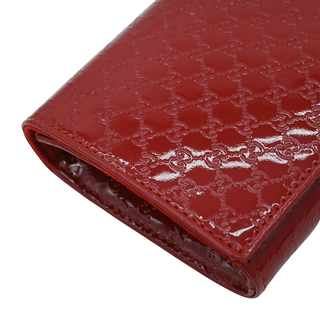 GUCCI | Microguccissima Broadway Patent Envelope Clutch