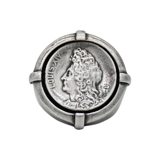 FRENCH KANDE | Mini Medallion Louis XIV Signet Ring