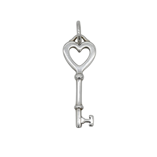 TIFFANY & CO | Mini Heart Key Charm
