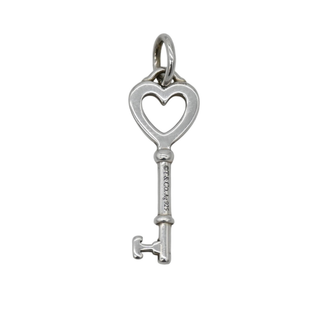 TIFFANY & CO | Mini Heart Key Charm