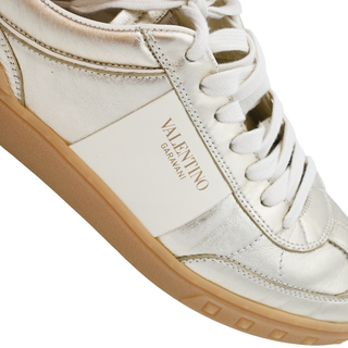 VALENTINO GARAVANI | Upvillage Gold Metallic Leather Low-Top Sneakers