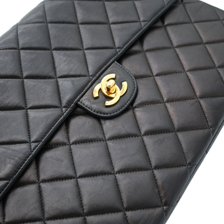 CHANEL | Quilted Jumbo Classic Single Flap Shoulder Bag
