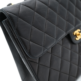 CHANEL | Quilted Jumbo Classic Single Flap Shoulder Bag