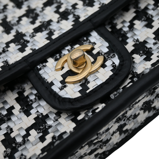 CHANEL | Woven Houndstooth Medium Single Flap Shoulder Bag
