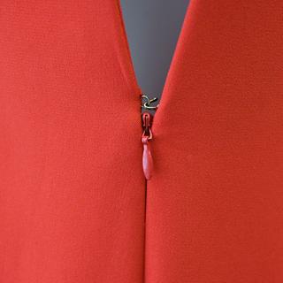 ALEXANDER MCQUEEN | Red Sleeveless Sheath Dress
