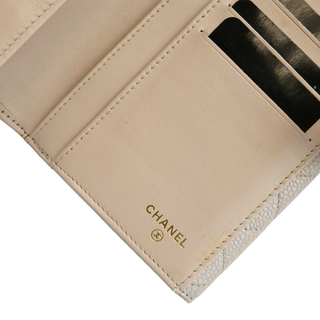 CHANEL | Nude Pearly Quilted Caviar Leather Continental Wallet