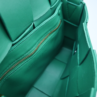 Green Leather Maxi Intrecciato Cassette Crossbody Bag