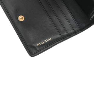 Matelassé Leather Compact Wallet