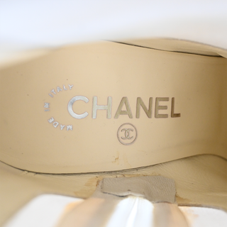CHANEL | Off-White Interlocking CC Logo Chelsea Boots