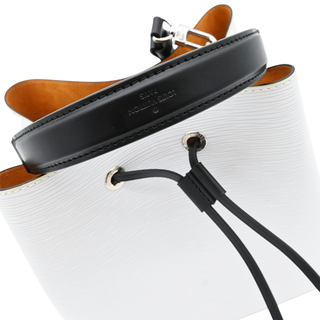 White Epi Néonoé MM Bucket Bag