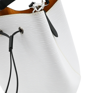 White Epi Néonoé MM Bucket Bag