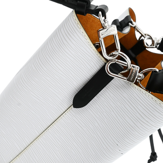 White Epi Néonoé MM Bucket Bag