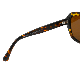 Polarized Tortoiseshell Chain CC Sunglasses