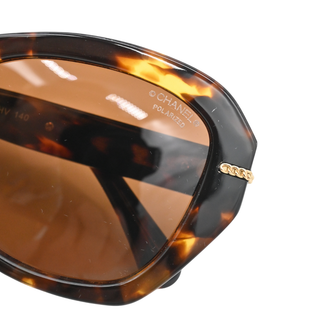 Polarized Tortoiseshell Chain CC Sunglasses