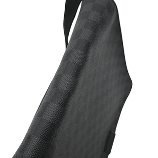 LOUIS VUITTON | Damier Graphite District MM Messenger Bag