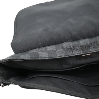 LOUIS VUITTON | Damier Graphite District MM Messenger Bag