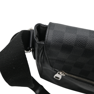 LOUIS VUITTON | Damier Graphite District MM Messenger Bag