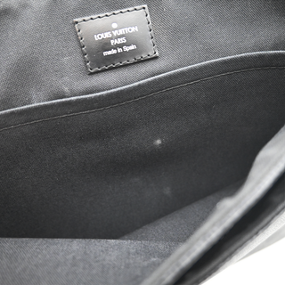 LOUIS VUITTON | Damier Graphite District MM Messenger Bag