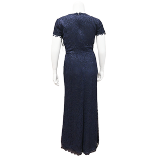 MONIQUE LHUILLIER | Midnight Lace Dress